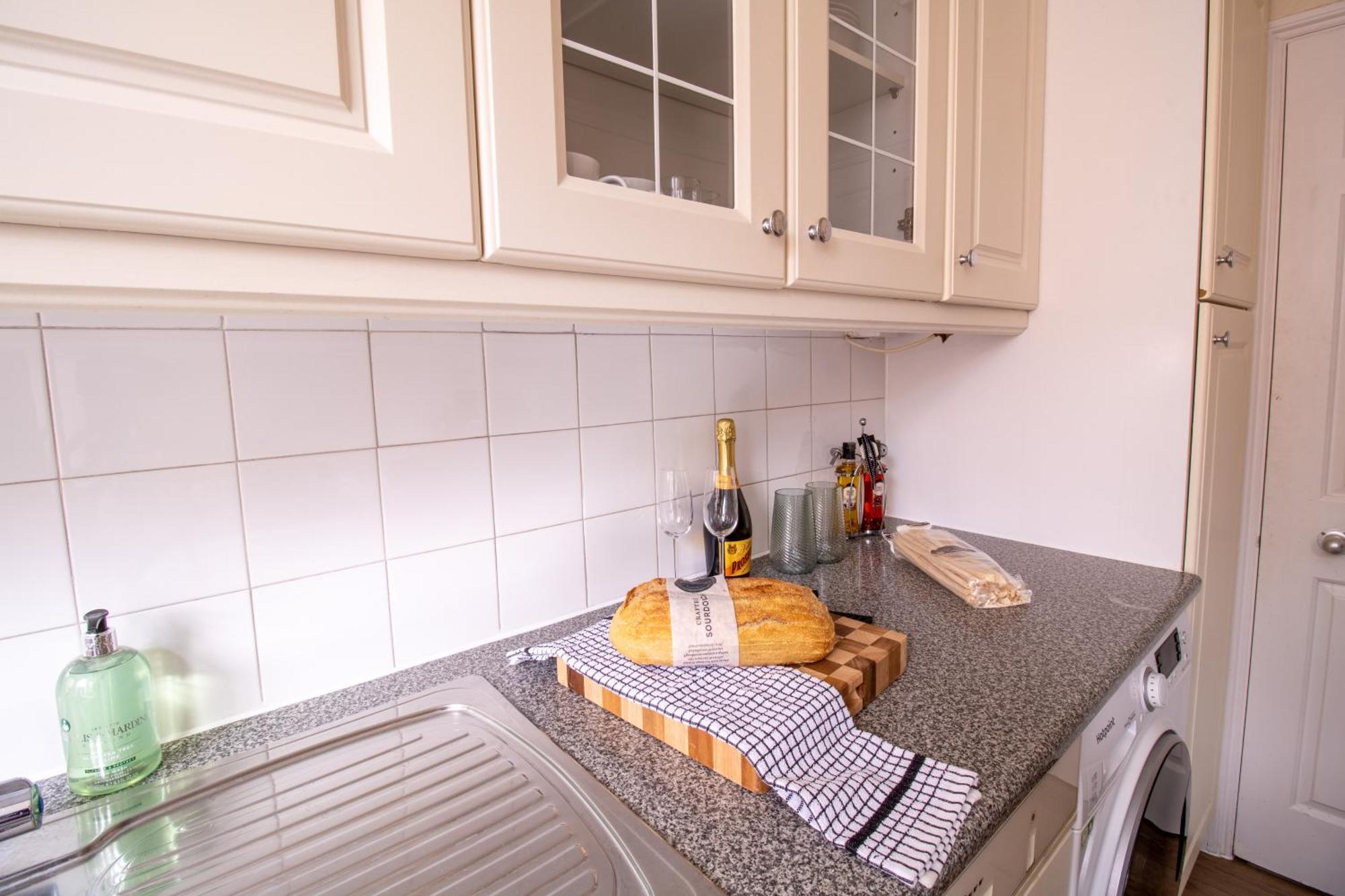 Cosy 2-Bedroom Apartment In Mayfair 8Cb - 4Th Floor No Elevator Лондон Екстер'єр фото